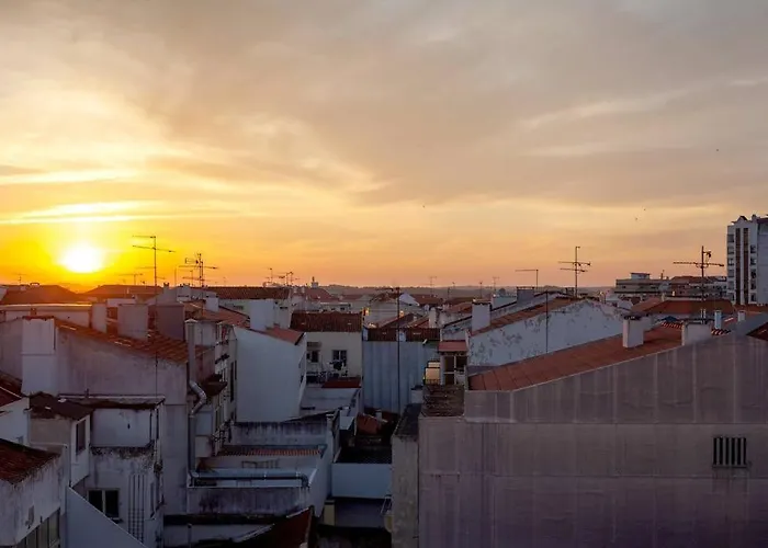 Penthouse Apartment, Center