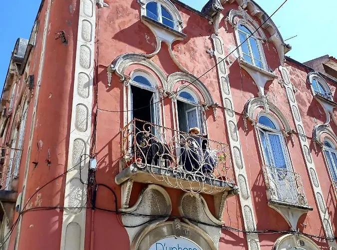 Penthouse Apartment, Center